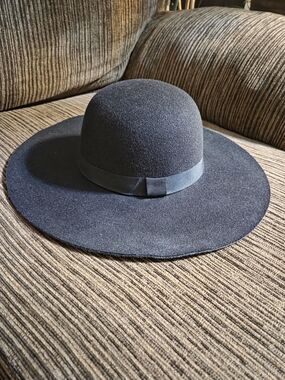 August HAT Company Wide Brim Wool Felt Hat - Black